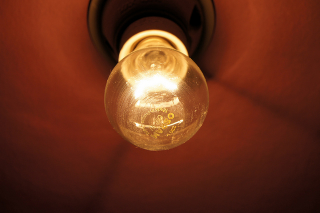 Illustration for article titled Astounding Photos: Journey Through the History of the Lightbulb